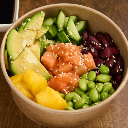 Poke bowl cu somon